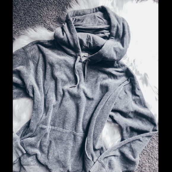 H&M Tops - NWOT [h&m] sweatshirt